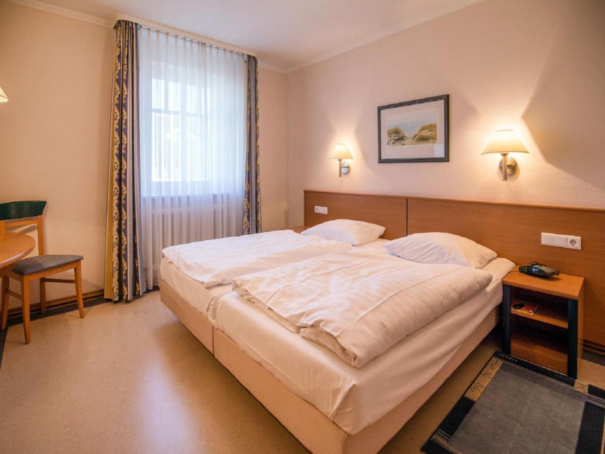Komfort Mit 1 Schlafzimmer Und Balkon Im Obergeschoss 244 Apartment