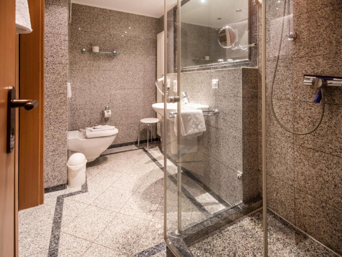 Komfort Mit 1 Schlafzimmer Und Balkon Im Obergeschoss 244 *